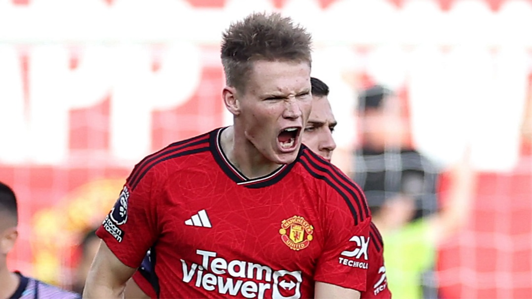 Late Mctominay Heroics Secure Victory For Manchester United.